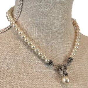 VINTAGE WHITE GLASS PEARL CONVERTIBLE NECKLACE